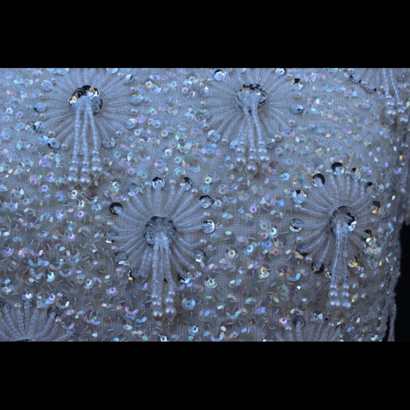 Vintage 50s-60s Ivory Knit Top w/Beading & Sequins - Picture 4 of 5